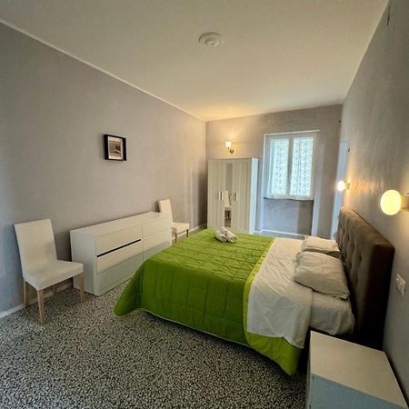 4 Balconi Rooms Paladini B&B E Appartamenti Лечче Экстерьер фото