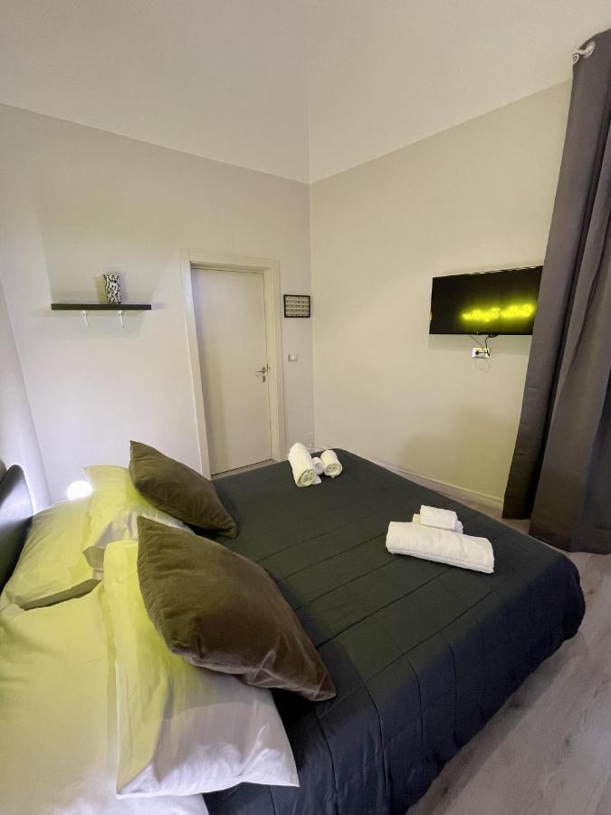 4 Balconi Rooms Paladini B&B E Appartamenti Лечче Экстерьер фото