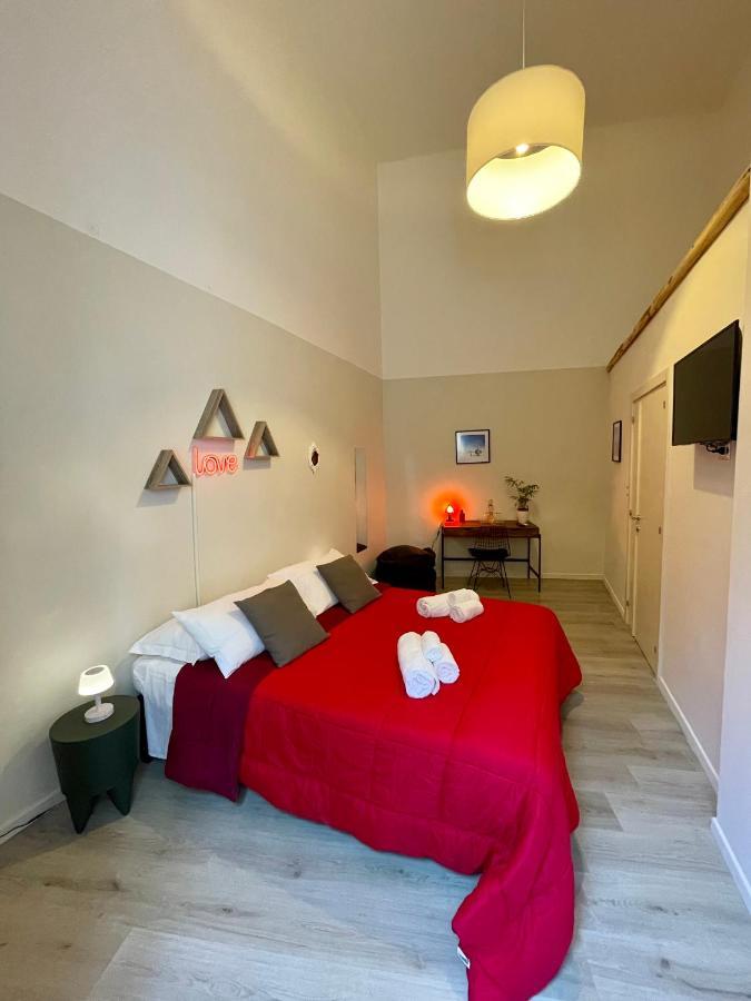 4 Balconi Rooms Paladini B&B E Appartamenti Лечче Экстерьер фото