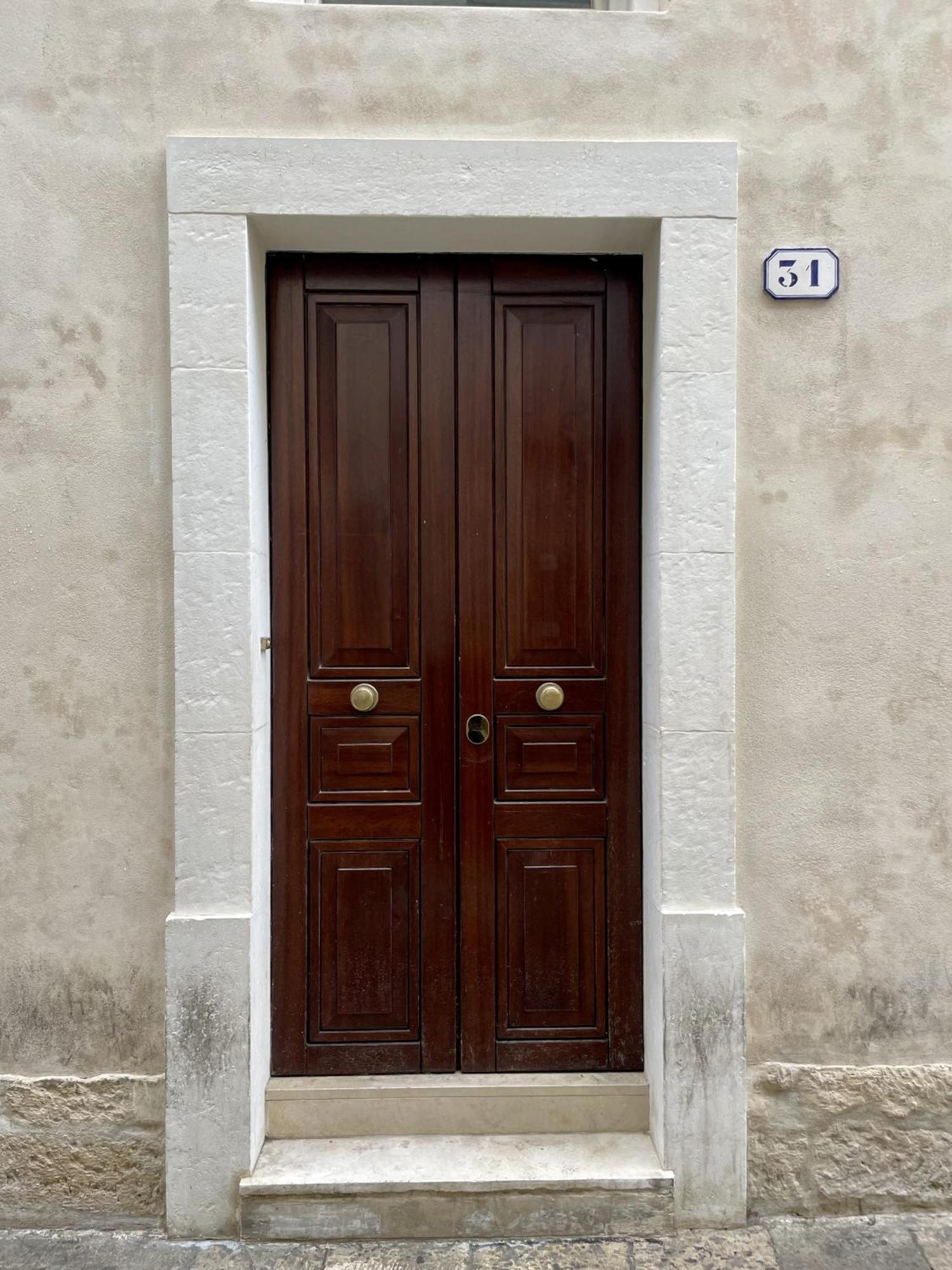 4 Balconi Rooms Paladini B&B E Appartamenti Лечче Экстерьер фото