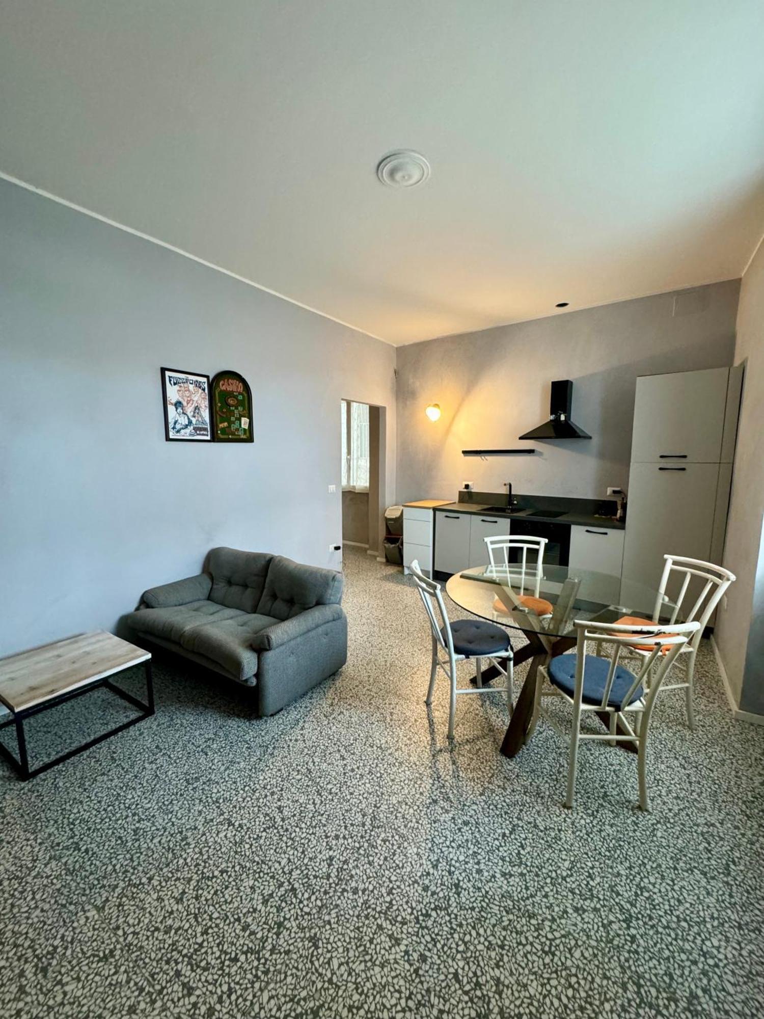 4 Balconi Rooms Paladini B&B E Appartamenti Лечче Экстерьер фото