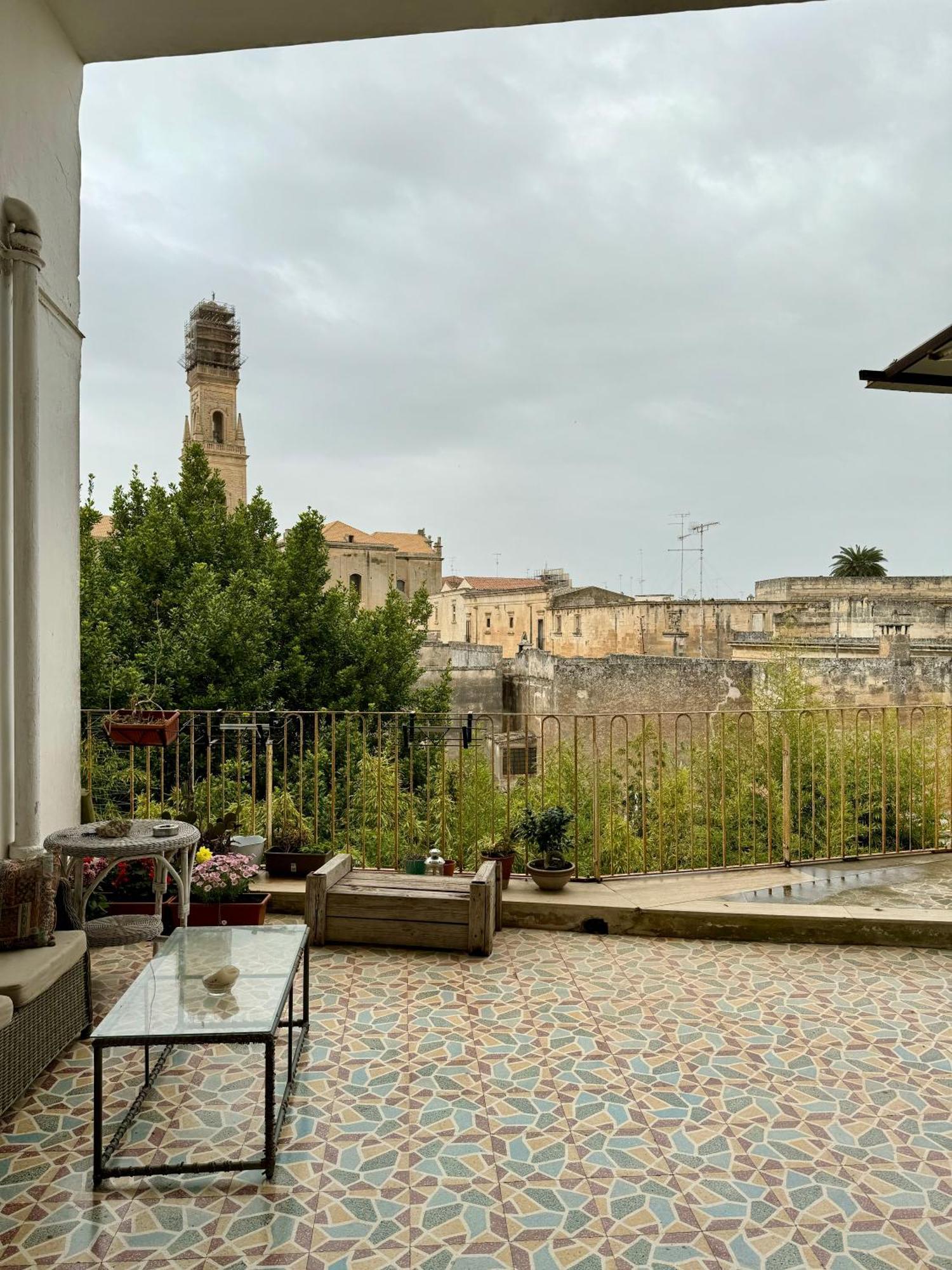 4 Balconi Rooms Paladini B&B E Appartamenti Лечче Экстерьер фото
